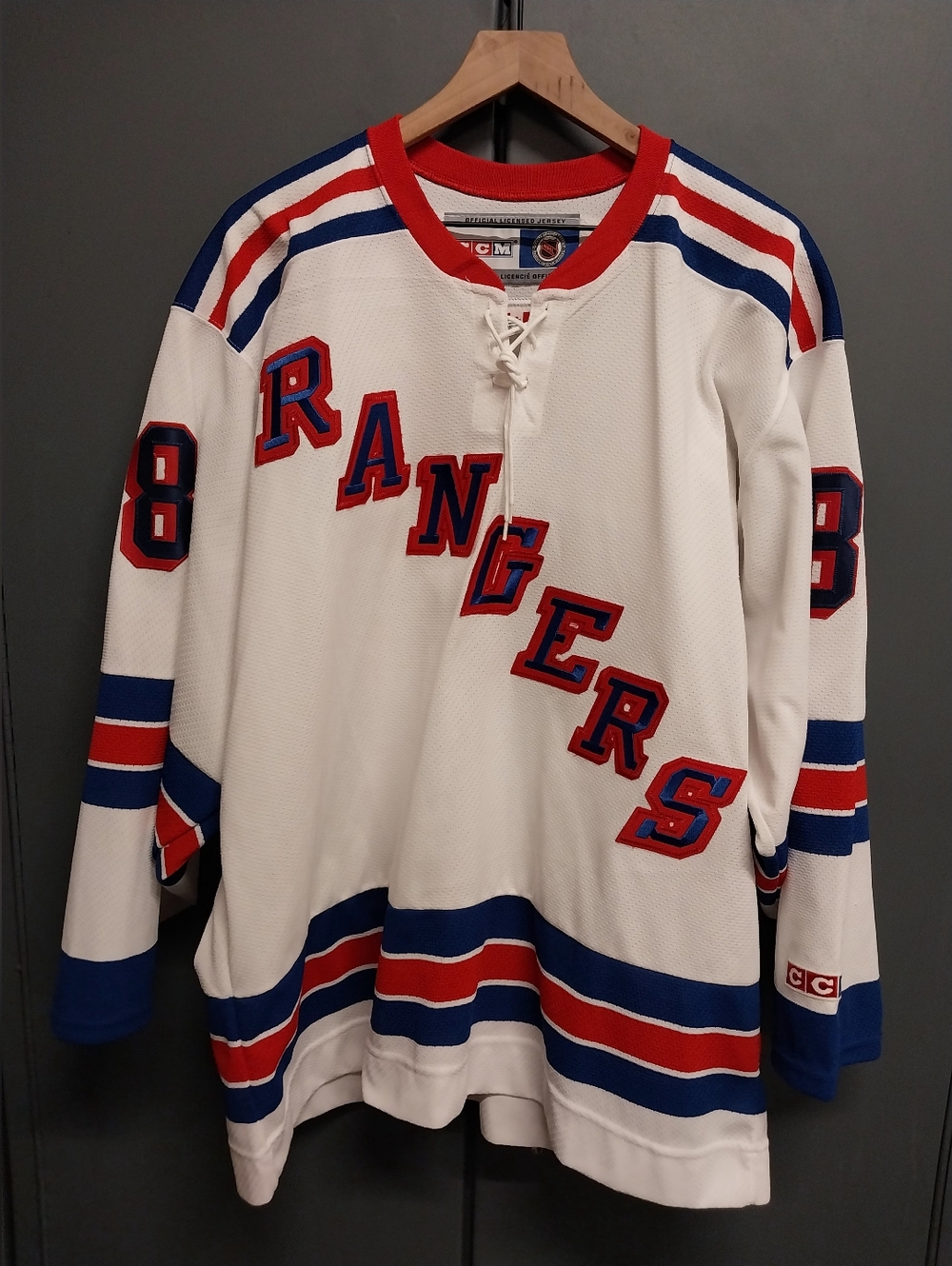 Ccm Vtg. Ny Rangers Eric Lindross Size Large